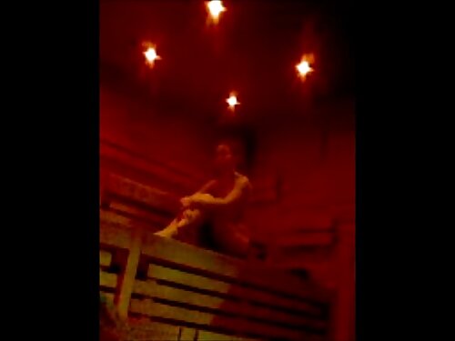 หญิงสาวดูดกระเจี๊ยวด ...