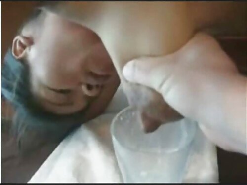 สีบลอนด์หวานนั่งคร่อ ...